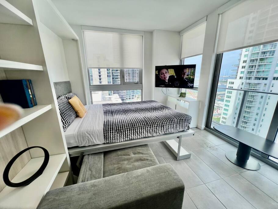 Spacious Studio In The Heart Of Downtown Miami Apartment Exterior foto